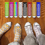 Chaussures et bas drôles en toile réelle et fausse