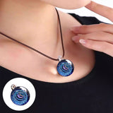 Collier Pendentif Cosmique en Perles de Verre Étoilées