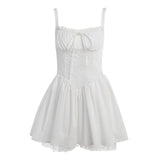 Mini robe en dentelle corset