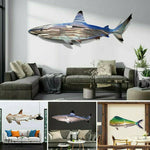 Décoration murale en métal avec requin.