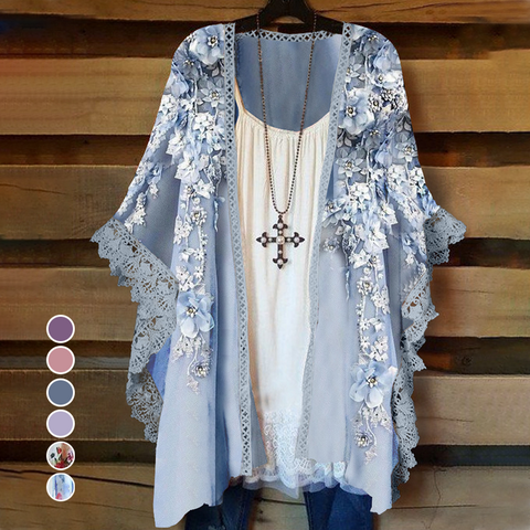 Cardigan en dentelle avec empiècements fleuris