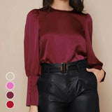 Chemise boutonnée en satin à col ras du cou