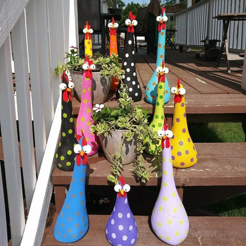 Décoration de poulet avec un long cou et de grands yeux