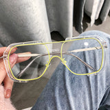 Lunettes de soleil à grande monture