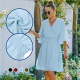 Robe en mousseline à volants et encolure en V