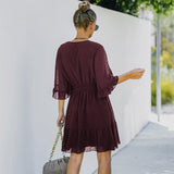 Robe en mousseline à volants et encolure en V