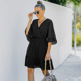 Robe en mousseline à volants et encolure en V